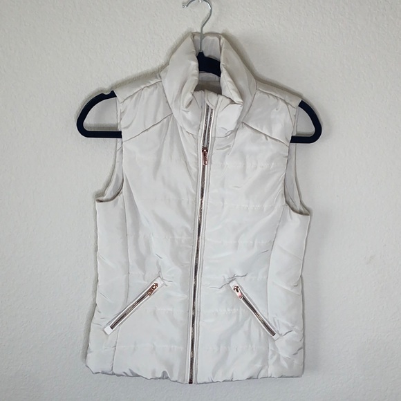 Buckle Jackets & Blazers - 🎱Buckle day trip cream puffer vest!